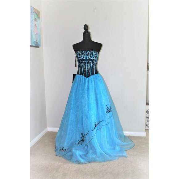 Stunning Blue Prom Dress with Intricate Detailing XXS - Picture 1 of 12